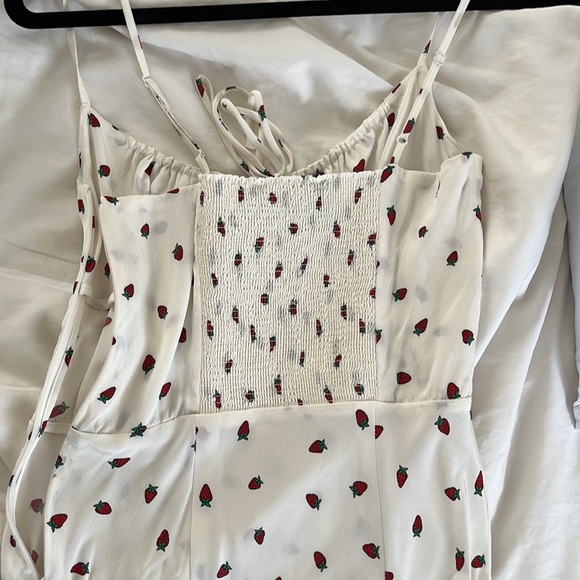 Realisation Par The Alba in White Strawberry - Picture 5 of 7